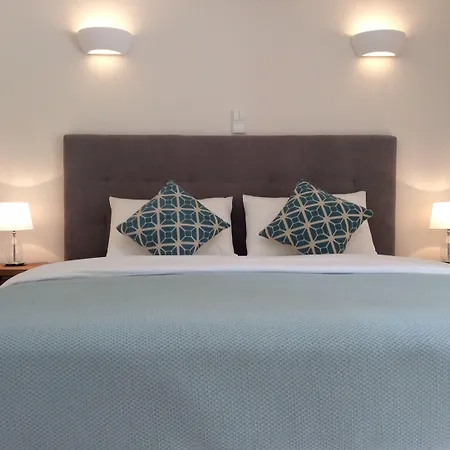 לינה וארוחת בוקר Casa Canavial 4*